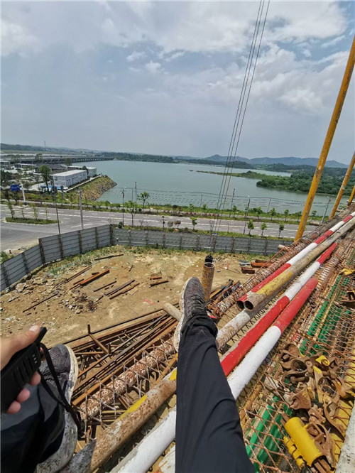 会昌县作业中发生设备损坏或人员意外，责任怎么划分？